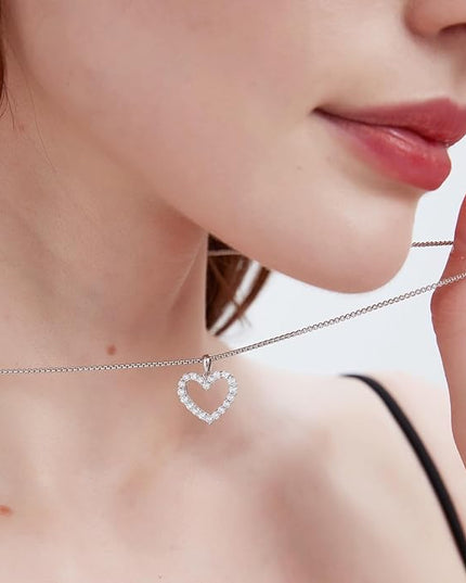 G&GEMSJEW Heart Necklaces for Women, 1-2 Carats Moissanite, 18K White Gold-Plated 925 Sterling Silver Round Brilliant Cut Moissanite Imitation Diamond Necklaces, Jewelry Gifts for Christmas Valentine's Day,Anniversary Present for Wife Women