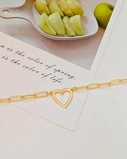 Cute Heart Necklace Dainty 18k Gold Plated Tiny Heart Pendant Choker Necklaces Small Gold Love Open Heart Chain Necklace for Women Simple Gold Necklace for Women Trendy Jewelry