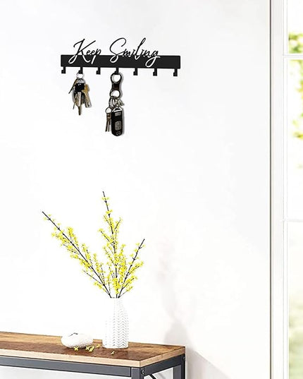 ShowMtheM Exquisite Fashion Phrase Key Holder Wall Mount,Keep Smiling Key Kooks for Wall Decoration,Black Metal Key Hanger with 7 Kooks for Entryway,Office,Living Room Decor