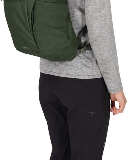 Osprey Daylite Plus Commuter Backpack – Lightweight, Everyday Pack with Laptop Sleeve and Water Bottle Pockets – Ideal for Work, School, and Travel with Versatile Storage Options, Seaweed Green