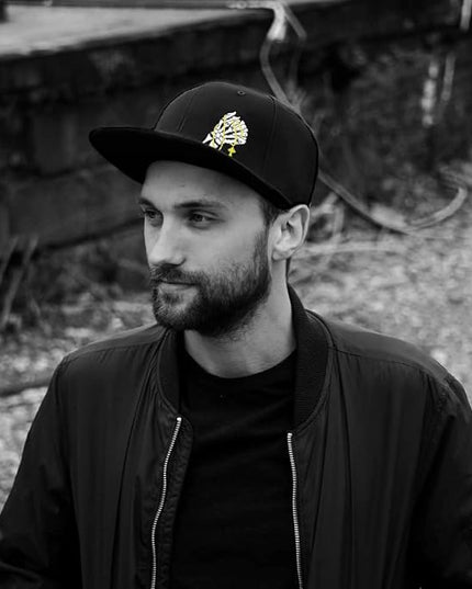 Skull Finger Flat Bill Hats for Men Black Mens Snapback Hat Baseball Cap Fitted Hat Rock N Roll Skeleton Hand Snap Backpack