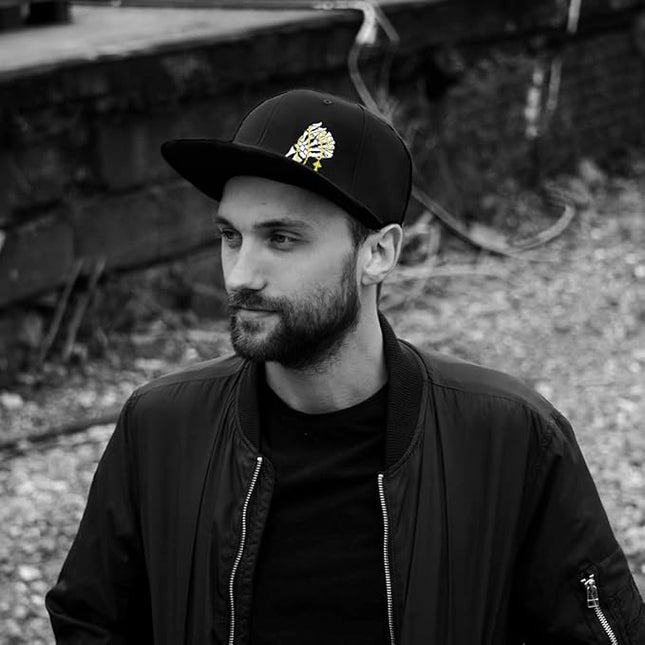 Skull Finger Flat Bill Hats for Men Black Mens Snapback Hat Baseball Cap Fitted Hat Rock N Roll Skeleton Hand Snap Backpack