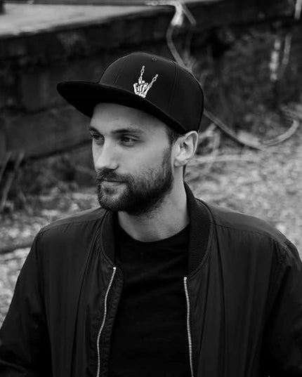 Skull Finger Flat Bill Hats for Men Black Mens Snapback Hat Baseball Cap Fitted Hat Rock N Roll Skeleton Hand Snap Backpack