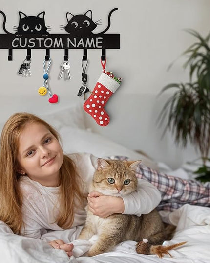 Personalized Metal Key Holder for Wall, Cat Key Holder Wall Mount, Custom Name Cat Coat Key Rack with Hook, Key Hanger Gifts for Cat Lovers, Cute Key Holder Organizer for Entryway Bedroom Decor