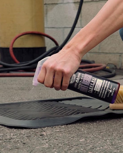 Chemical Guys Mat Renew Rubber and Vinyl Car Floor Mat Cleaner & Protectant - Cleans & Restores Rubber Liners, Running Boards, Safe for Cars, Trucks, SUVs, and More - 16 oz
