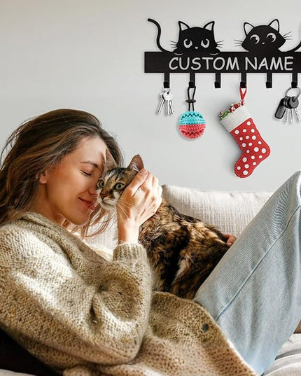 Personalized Metal Key Holder for Wall, Cat Key Holder Wall Mount, Custom Name Cat Coat Key Rack with Hook, Key Hanger Gifts for Cat Lovers, Cute Key Holder Organizer for Entryway Bedroom Decor