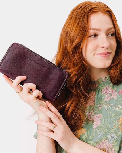 Portland Leather Goods Women's Accordion Zip Wallet – Handcrafted in Durable, Full-Grain Leather – 8 Card Slots & Secure Zippered Pocket – Plum