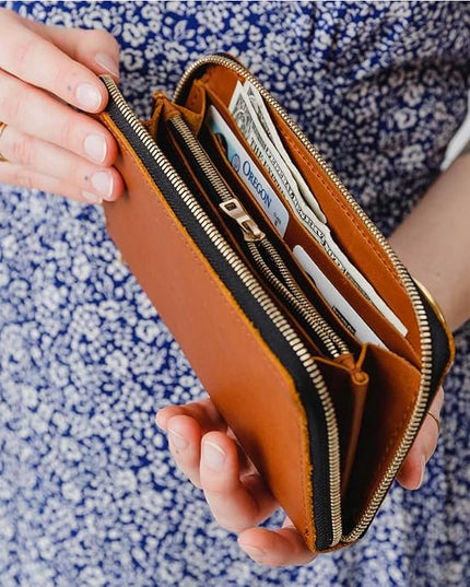 Portland Leather Goods Women's Accordion Zip Wallet – Handcrafted in Durable, Full-Grain Leather – 8 Card Slots & Secure Zippered Pocket – Honey