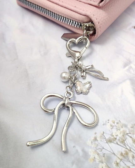 Keychain for Women Gold Bow Angel Wings KeyChains Novel Star Heart Strawberry Racket Pendants Bag Charm Key Chains