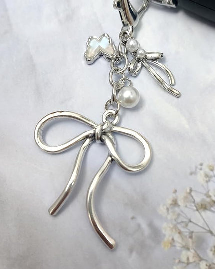 Keychain for Women Gold Bow Angel Wings KeyChains Novel Star Heart Strawberry Racket Pendants Bag Charm Key Chains
