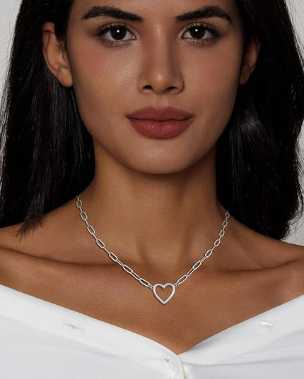 Cute Heart Necklace Dainty 18k Gold Plated Tiny Heart Pendant Choker Necklaces Small Gold Love Open Heart Chain Necklace for Women Simple Gold Necklace for Women Trendy Jewelry