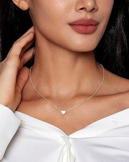 Cute Heart Necklace Dainty 18k Gold Plated Tiny Heart Pendant Choker Necklaces Small Gold Love Open Heart Chain Necklace for Women Simple Gold Necklace for Women Trendy Jewelry