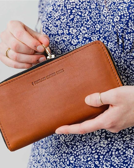 Portland Leather Goods Women's Accordion Zip Wallet – Handcrafted in Durable, Full-Grain Leather – 8 Card Slots & Secure Zippered Pocket – Honey
