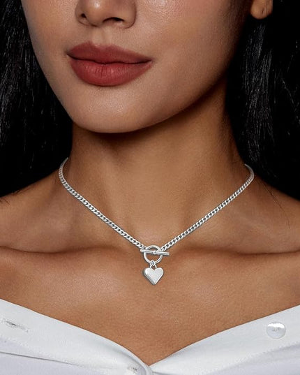 Cute Heart Necklace Dainty 18k Gold Plated Tiny Heart Pendant Choker Necklaces Small Gold Love Open Heart Chain Necklace for Women Simple Gold Necklace for Women Trendy Jewelry