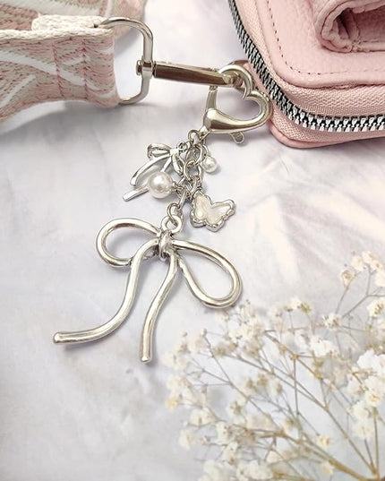 Keychain for Women Gold Bow Angel Wings KeyChains Novel Star Heart Strawberry Racket Pendants Bag Charm Key Chains