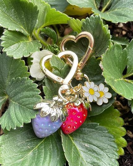 Agromusk Cute Strawberry Keychain,Bag Charms,Kawaii Heart Flower Daisy Key chains Accessories Decor for Girls Purse Gift