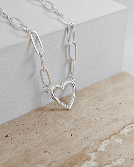 Cute Heart Necklace Dainty 18k Gold Plated Tiny Heart Pendant Choker Necklaces Small Gold Love Open Heart Chain Necklace for Women Simple Gold Necklace for Women Trendy Jewelry