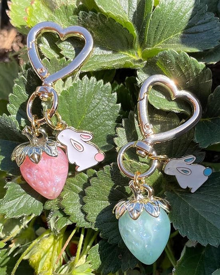 Agromusk Cute Strawberry Keychain,Bag Charms,Kawaii Heart Flower Daisy Key chains Accessories Decor for Girls Purse Gift