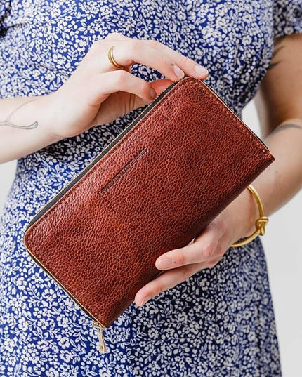 Portland Leather Goods Women's Accordion Zip Wallet – Handcrafted in Durable, Full-Grain Leather – 8 Card Slots & Secure Zippered Pocket – Nutmeg