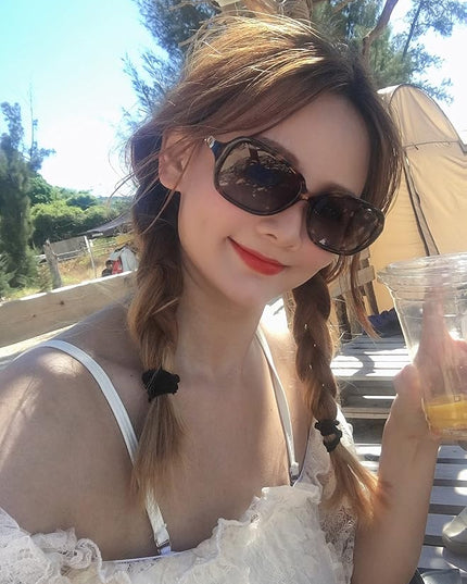 FEISEDY Vintage Square Polarized Sunglasses for Women UV400 Travel Driving Fashion Arcuate Sunglasses B2526