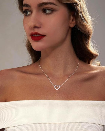 Cute Heart Necklace Dainty 18k Gold Plated Tiny Heart Pendant Choker Necklaces Small Gold Love Open Heart Chain Necklace for Women Simple Gold Necklace for Women Trendy Jewelry