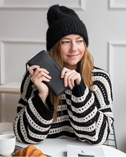 BERLINER BAGS Premium Genuine Leather Wallet Margo, RFID Blocking Credit Card Holder, Slim Womens Wallet, Zip Around Wallet for 13 Cards and ID window, Bills, Coins - Black