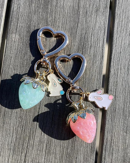 Agromusk Cute Strawberry Keychain,Bag Charms,Kawaii Heart Flower Daisy Key chains Accessories Decor for Girls Purse Gift