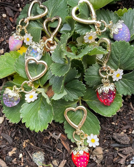 Agromusk Cute Strawberry Keychain,Bag Charms,Kawaii Heart Flower Daisy Key chains Accessories Decor for Girls Purse Gift