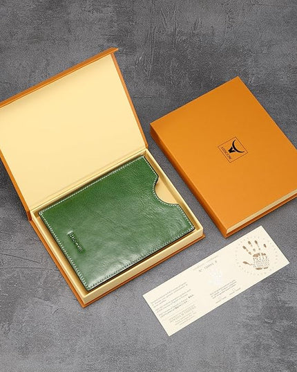 HISCOW Minimalist Passport Sleeve - Italian Calfskin (Green Vegetable-Tanned Leather)