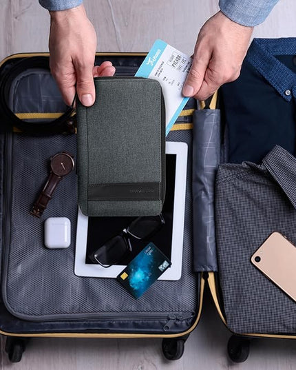 Travelon RFID Blocking Multi-Passport Holder