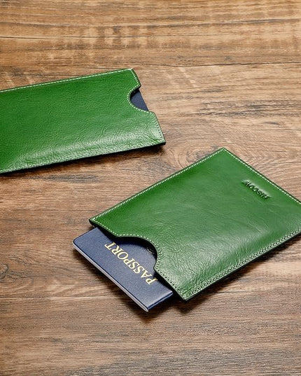 HISCOW Minimalist Passport Sleeve - Italian Calfskin (Green Vegetable-Tanned Leather)