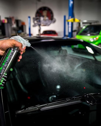 Chemical Guys Glass Cleaner Signature Series - Ammonia-Free Window and Mirror Spray for Cars, Trucks, SUVs, and RVs - Safe for Tinted Glass, Windshields, Household Windows & Interior Surfaces - 16 oz